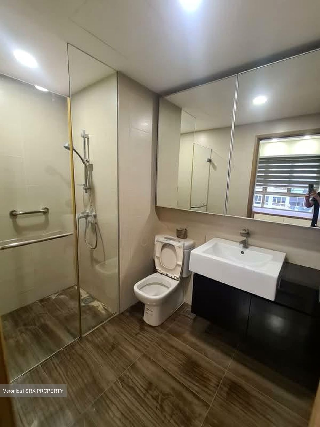 Waterfront Gold (D16), Condominium #556831181